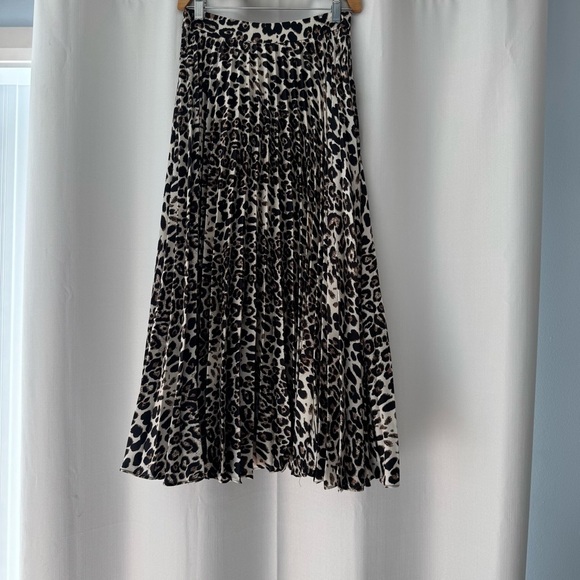 DO + BE Skirt Women’s Small Animal Print Fully Pleated Flowy Maxi silky - Picture 2 of 10